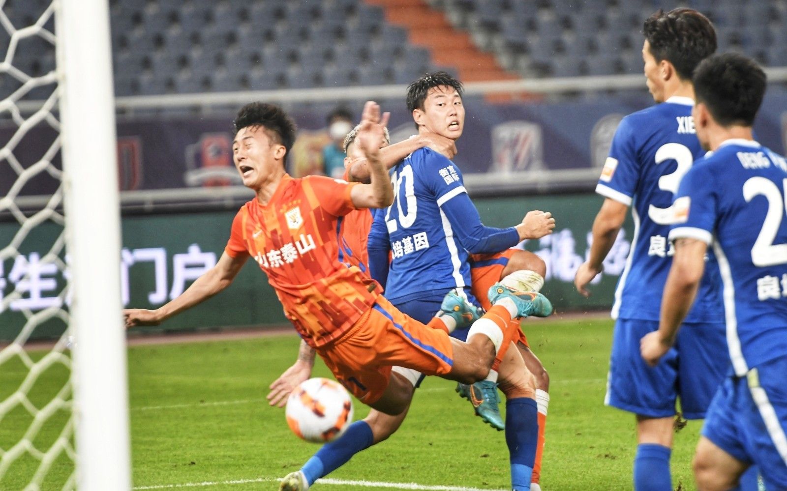 中超第29轮观众人数：成都蓉城主场41242人居首，场均26369人（中超第29轮上座数据：成都蓉城主场41242人居首，全轮场均26369人）