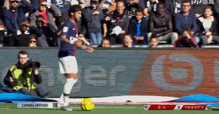 民主刚果疑似禁区手球，但因VAR设备故障，裁判未判给贝宁点球（VAR故障致争议：民主刚果禁区疑手球未判，贝宁无缘点球）