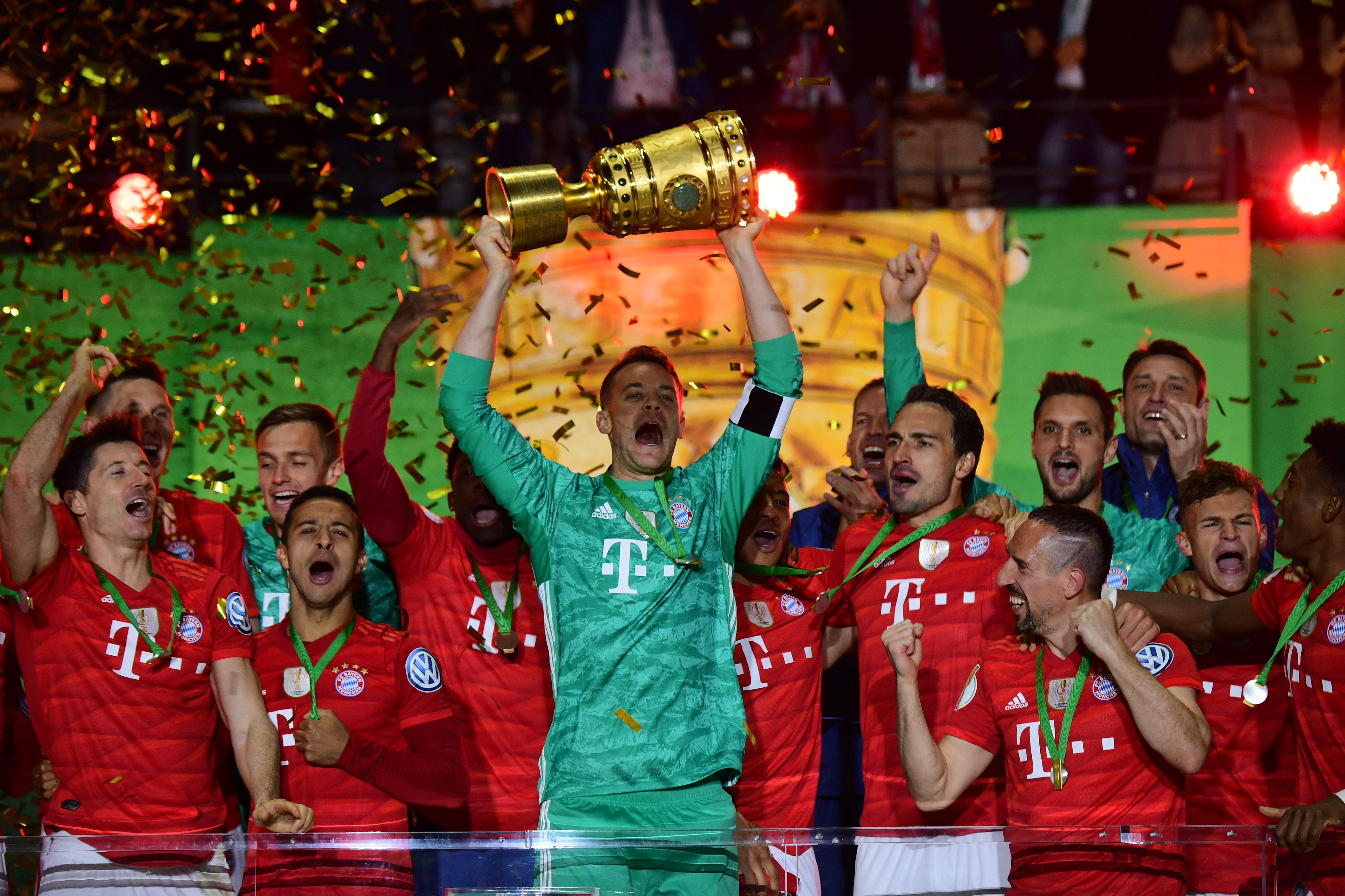 佛罗伦萨主帅：输给洛桑我负全责，周日的联赛是毕生之战（佛罗伦萨主帅：不敌洛桑我承担全部责任，周日联赛是生涯之战）