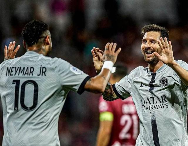 门将多次神扑 成为最大功臣（门将神扑连连 成为制胜关键）