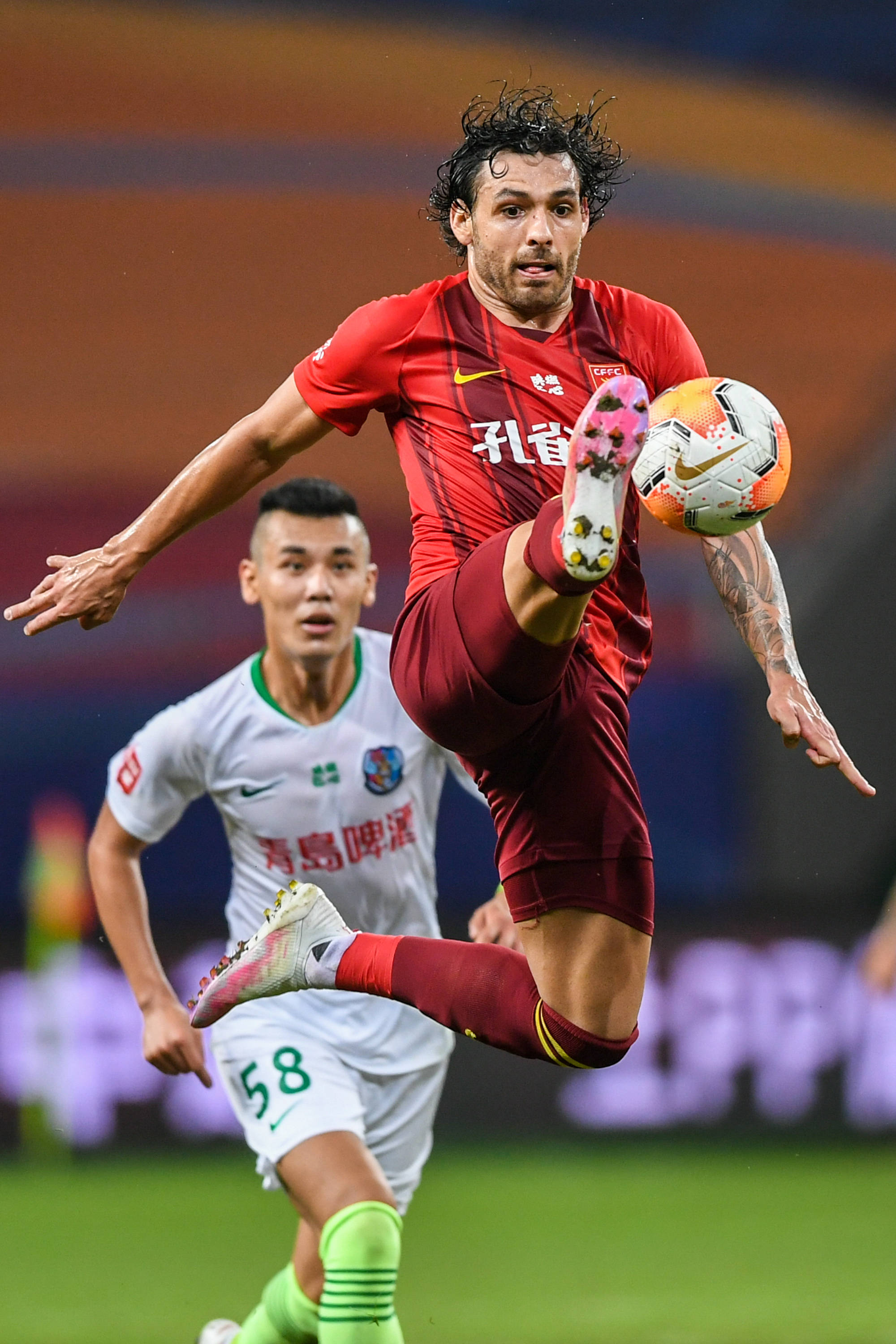 阿森纳青年军展现希望（阿森纳小将展露锋芒）