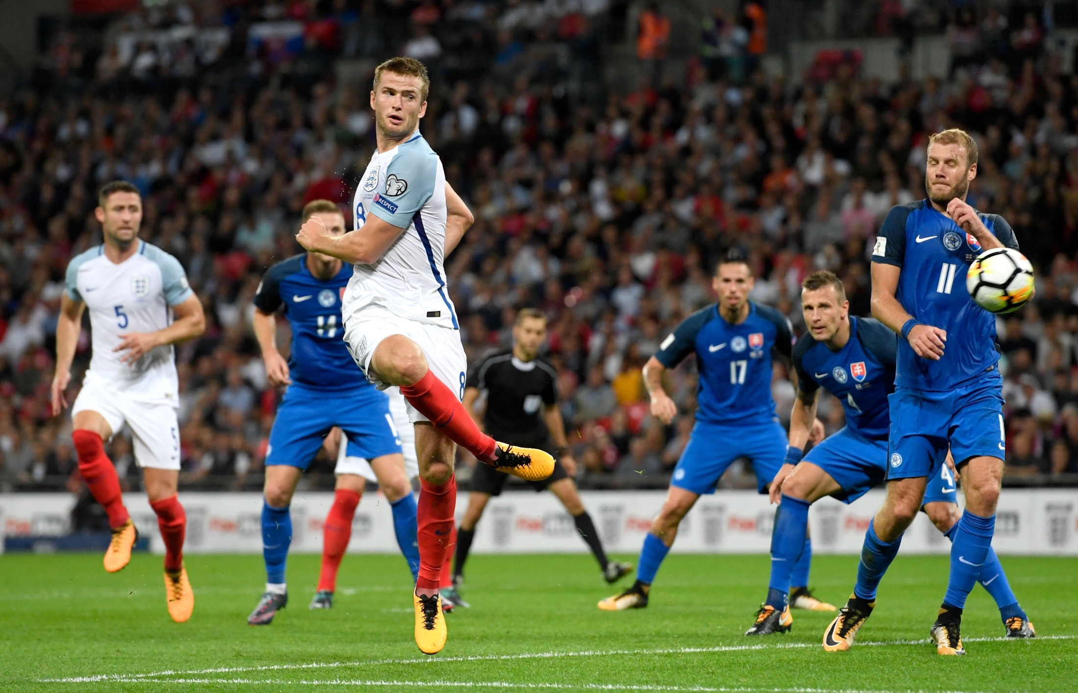 WTT香港总决赛：孙颖莎因伤退赛，蒯曼晋级决赛（WTT香港总决赛：孙颖莎伤退，蒯曼闯入决赛）