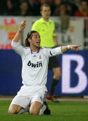 阿迪达斯官方：22款2026年国家队球衣将于11月6日开始发售（阿迪达斯官宣：2026年国家队22款球衣11月6日起开售）