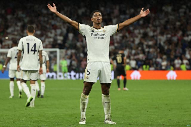 媒体人：中国女足有必要请洋帅吗，面上是孙雯管，实际是谁？（媒体人质疑：中国女足是否该聘请外籍主帅？表面由孙雯主管，真正拍板者是谁？）