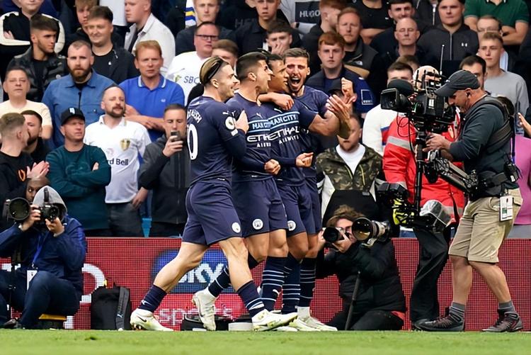 帕福斯1-0黄潜斩获队史欧冠首胜，卢卡森制胜，盖伊失单刀（帕福斯1-0击败黄潜夺队史欧冠首胜，卢卡森献制胜球，盖伊单刀不中）