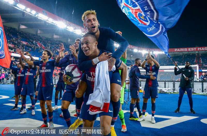 巴萨瞄准巴西天才左后卫！内马尔母队新星或成惊喜引援（巴萨锁定巴西天才左后卫，内马尔母队新星有望成为惊喜之选）