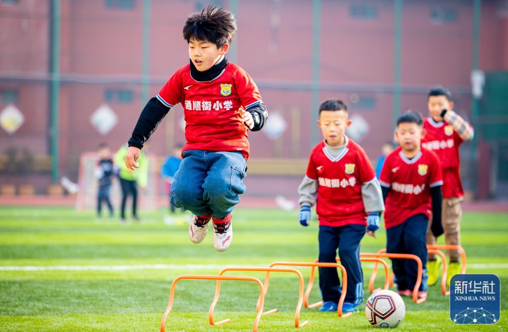 斯诺克英锦赛：丁俊晖6-5淘汰唐纳森；赵心童2-6张安达（斯诺克英锦赛：丁俊晖6-5险胜唐纳森，赵心童2-6不敌张安达）