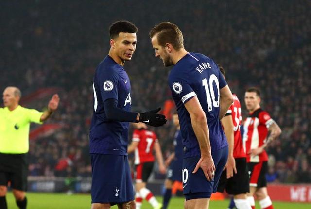 欧冠最年轻连续三场破门选手排行榜：卡尔力压姆巴佩...（欧冠连续三场进球最年轻球员榜：卡尔居首，姆巴佩位列次席）