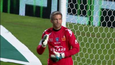 人盯人战术，一段萨利巴紧逼凯恩的短视频走红网络（萨利巴紧追凯恩的短视频爆红全网：人盯人战术示范）