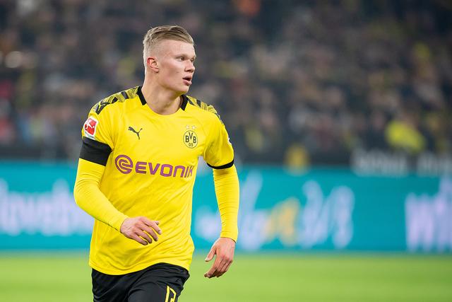 被与梅西比较？伦纳特-卡尔：我不能和他相比，他是我的偶像（回应被拿来与梅西比较，伦纳特-卡尔：无法相提并论，他是我的偶像）